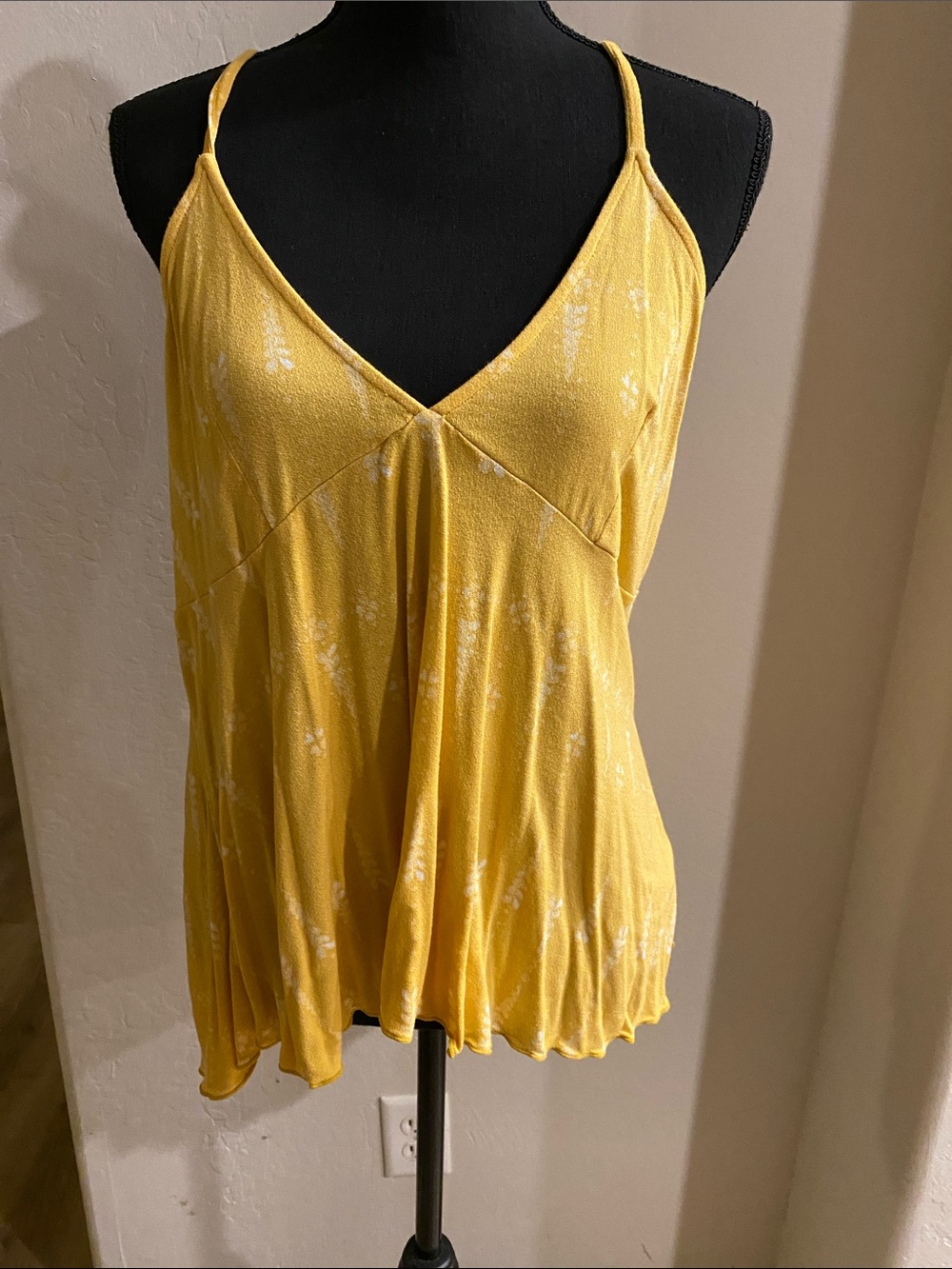 SO Yellow V-Neck Spaghetti Strap Camisole